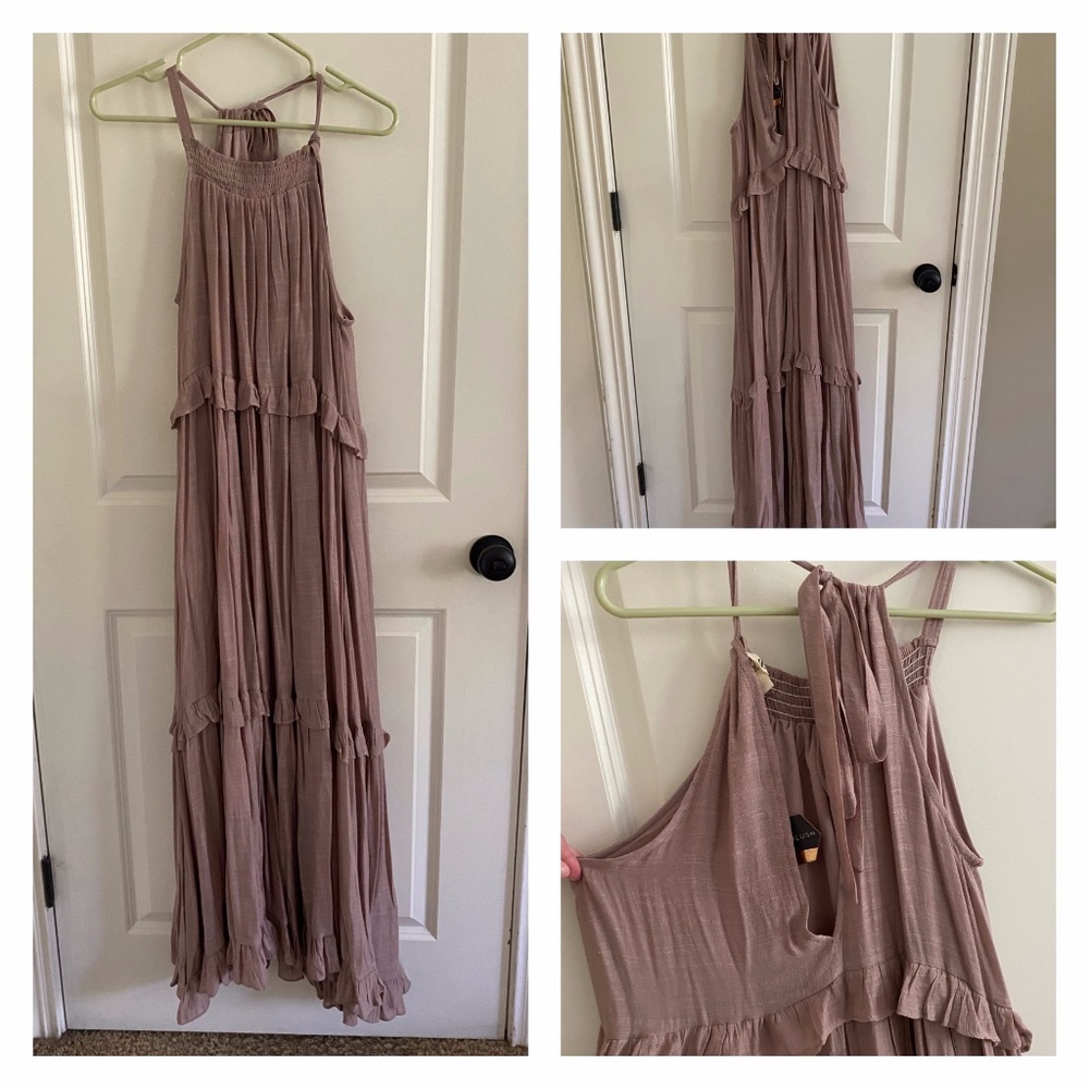 *NWT* HALTER RUFFLE MAXI DRESS